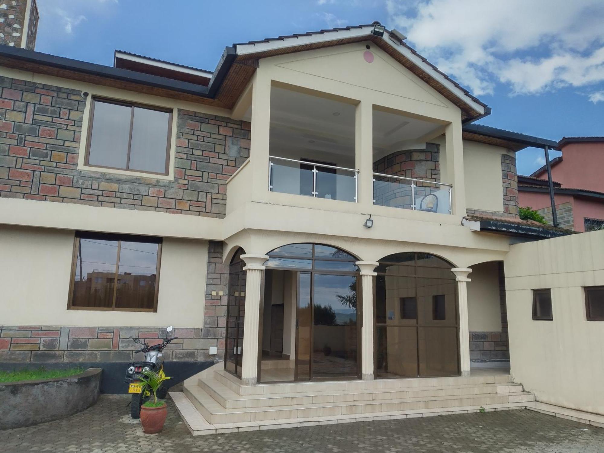 Twiga Whitehouse Villa Nakuru Exterior photo